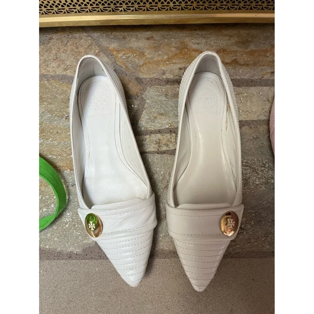 Tory Burch pointed-toe Stiched Gold Tone Logo flats white leather size 8